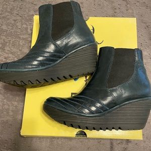 Fly London Dark Green Leather Wedges - Size 37 (worn once)